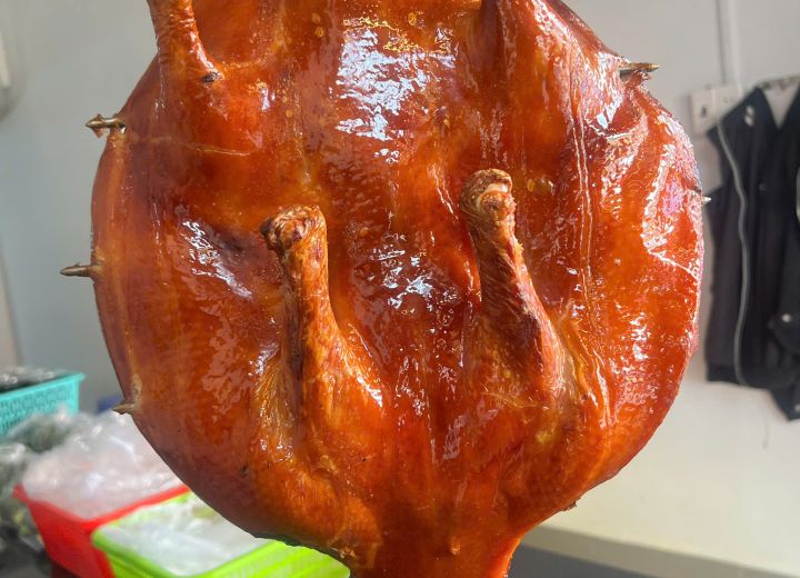 Vịt quay da giòn nửa con